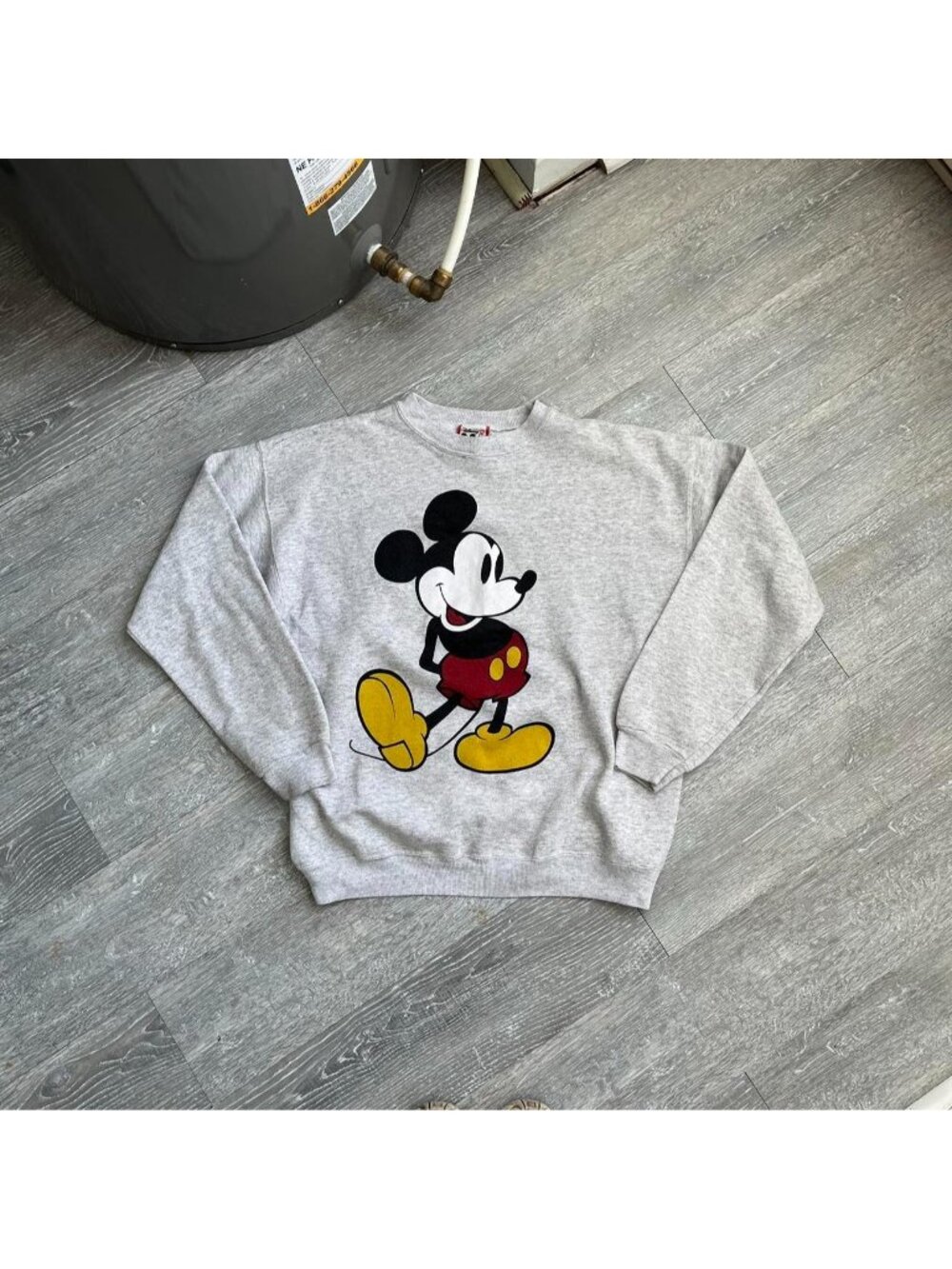 Grey / Multicoloured Vintage 90’s Disney / Mickey Mouse Graphic CrewNeck Sweater